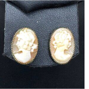 Vintage Shell Cameo Earrings Pierced Woman Hand Carved Oval  Estate Gold Tone